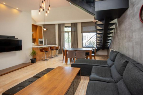  Luxury 4 bedroom apartment #1 in the city center of tbilisi  Тбилиси